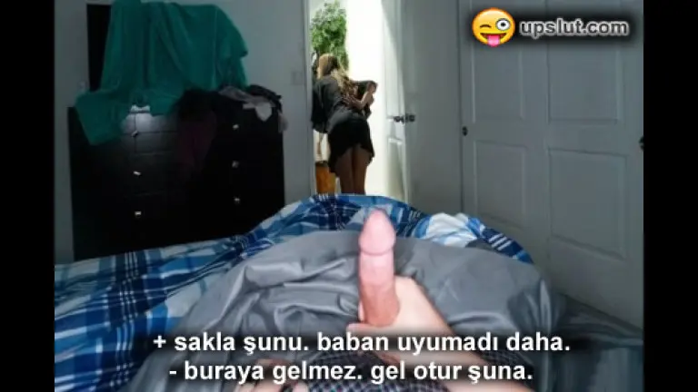 siktirmeden uyutmayan uvey oglunu amciga doyurup bosaltti.jpg